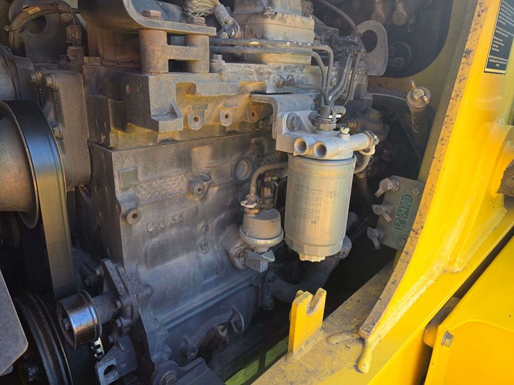 new-holland-lb75-image-72