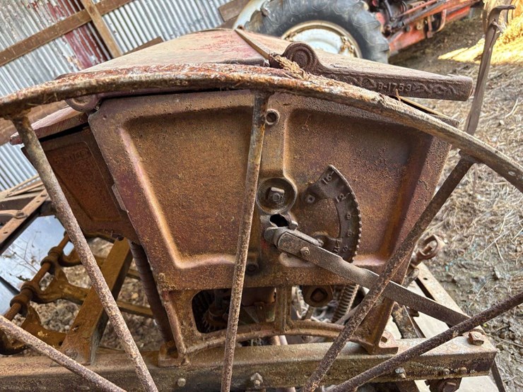 superior-7ft-grain-drill-image-25