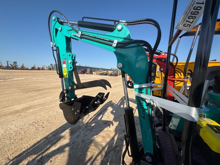unused-cfg-h15r-excavator-image-9