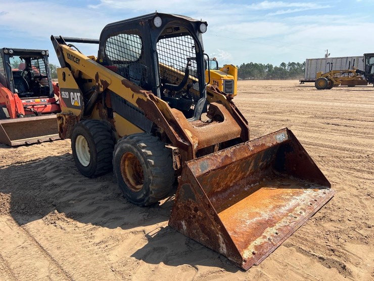 2015-caterpillar-262d-image-6