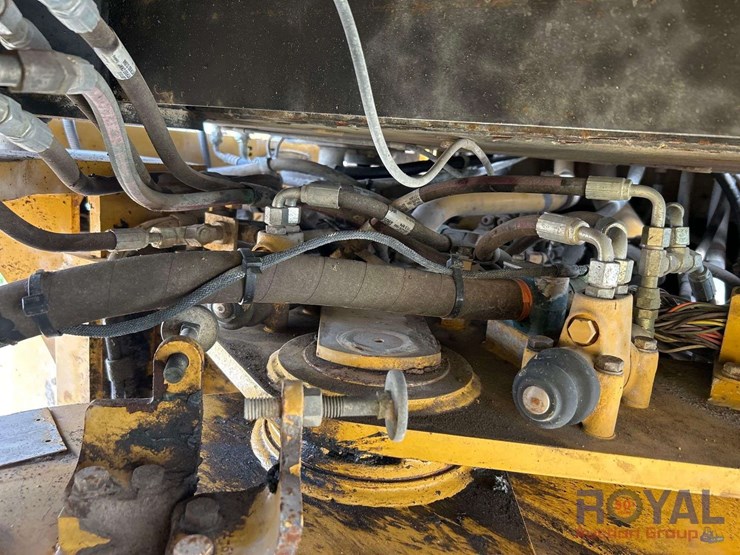 2013-caterpillar-950k-image-18