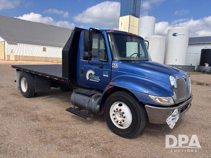 2006-international-durastar-4300-image-2
