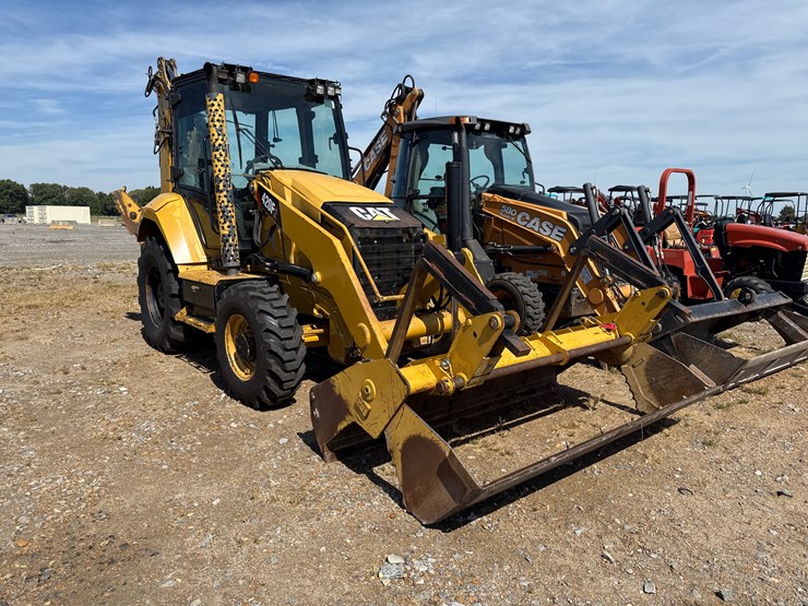 #160-•-#27079-•-caterpillar-f20f-2-4x4-backhoe-loader-image-3