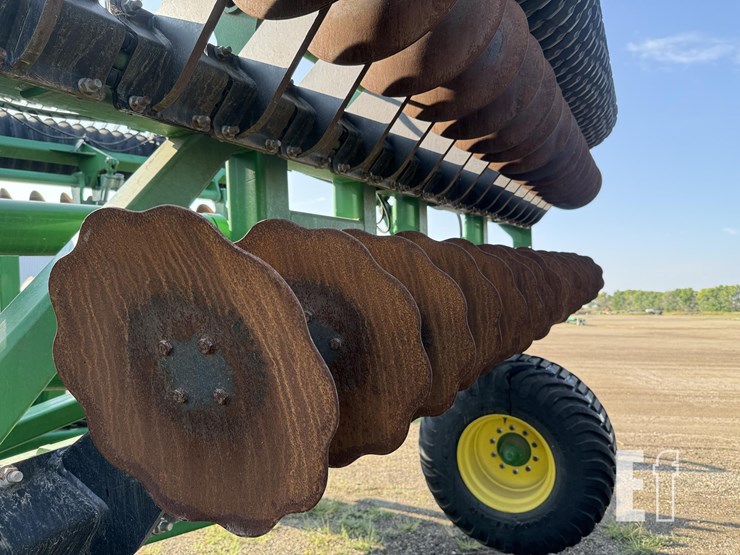 2021-john-deere-2680h-image-6