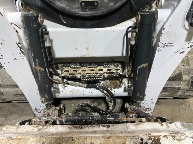 2022-bobcat-t870-image-10
