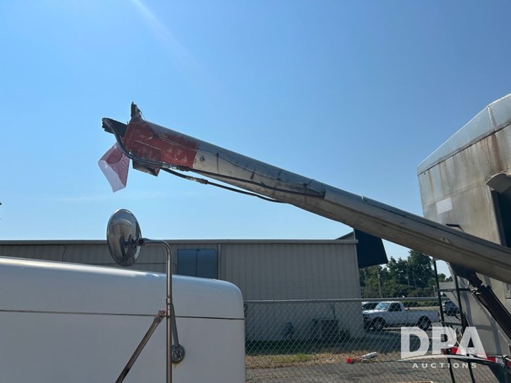 2001-freightliner-dry-tender-truck-(cp0656,-unit-28070)-image-12