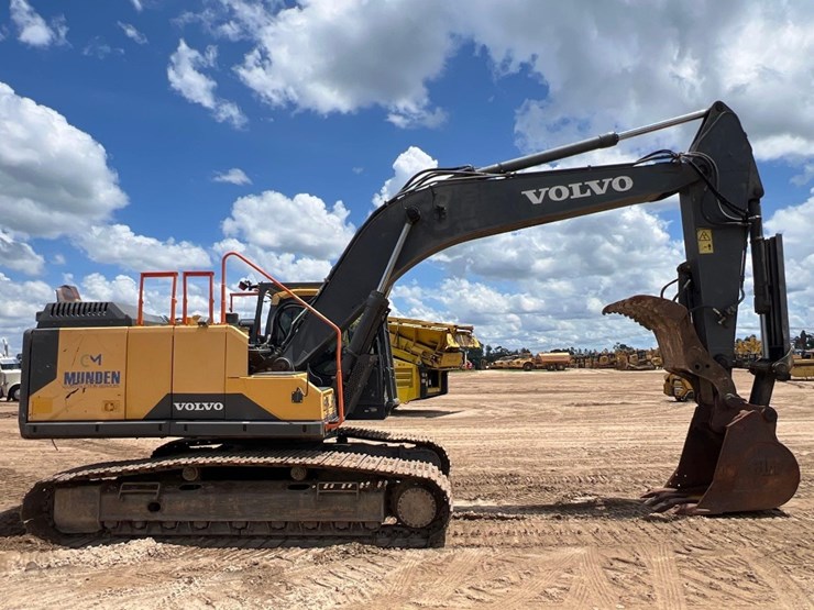 2017-volvo-ec250el-image-5