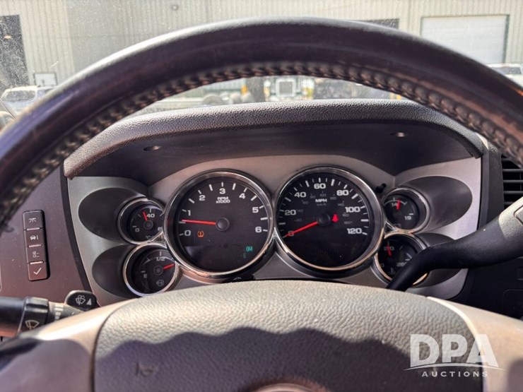 2014-chevrolet-2500hd-image-79