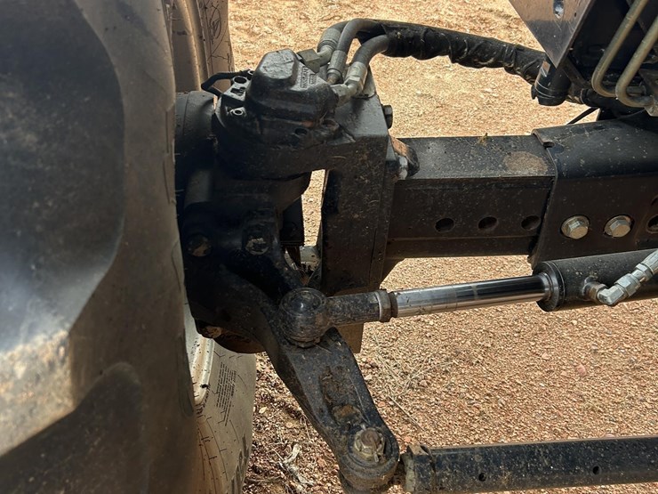 2015-case-ih-8240-image-30