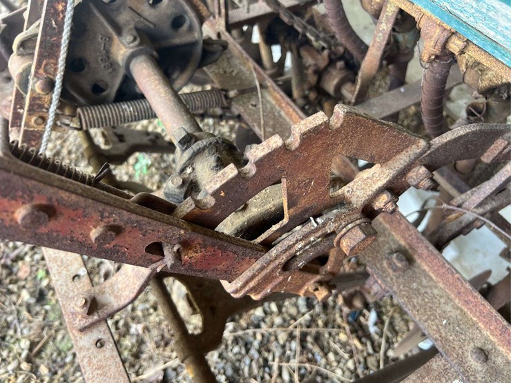 oliver-superior-8ft-grain-drill-image-12