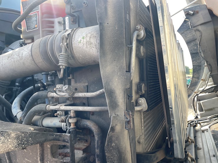 #2116-•-2014-international-7600-crane/digger-truck-(has-mn-title)-image-44