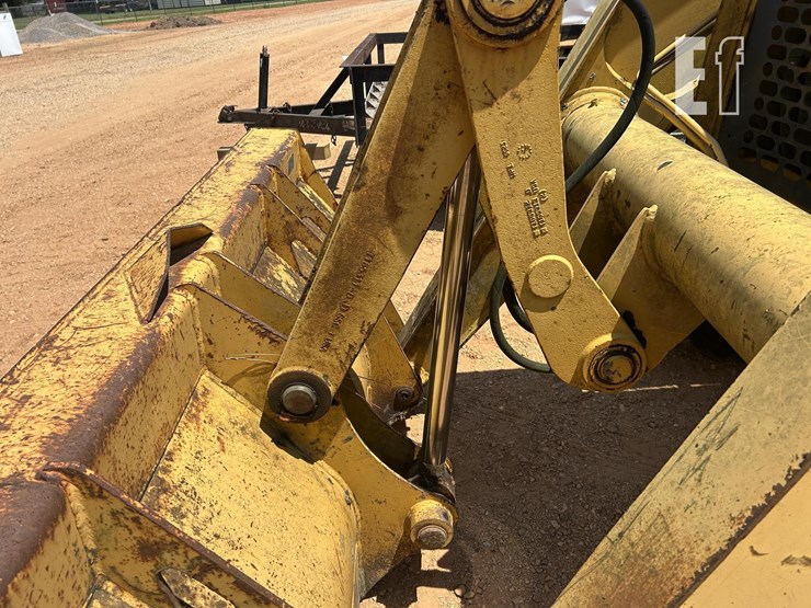 2006-deere-310g-image-15