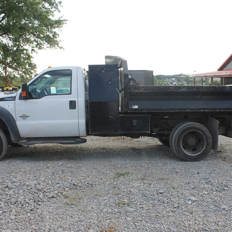 2016 FORD F550