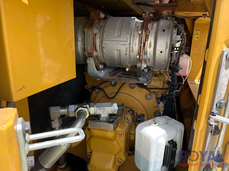 2022-caterpillar-310-image-8