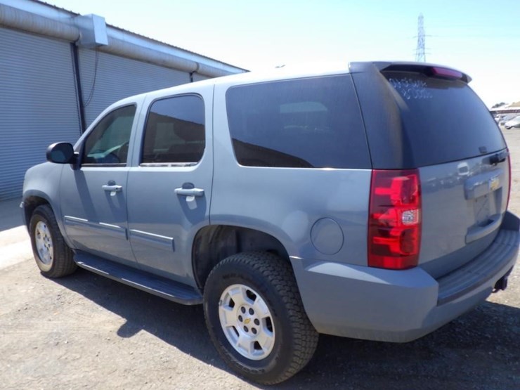2010-chevrolet-tahoe-image-5