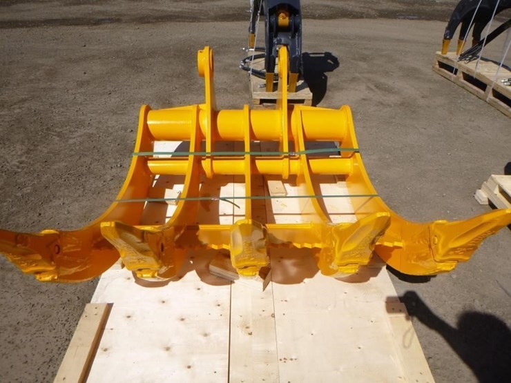 caterpillar-320-image-6