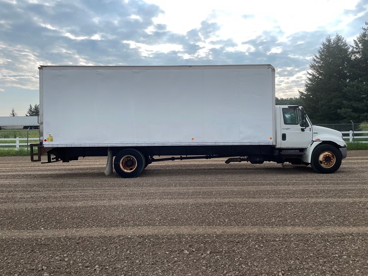#2104-•-2012-international-4300m7-box-truck-(has-mn-title)-image-7
