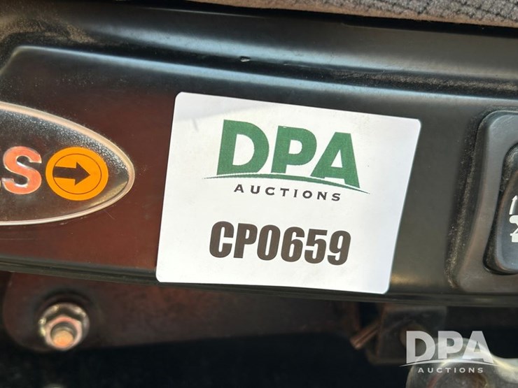 2002-freightliner-columiba-day-cab-truck-(cp0659,-unit-28071)-image-44