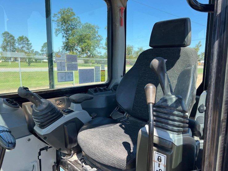 2019-caterpillar-305e2-cr-image-29