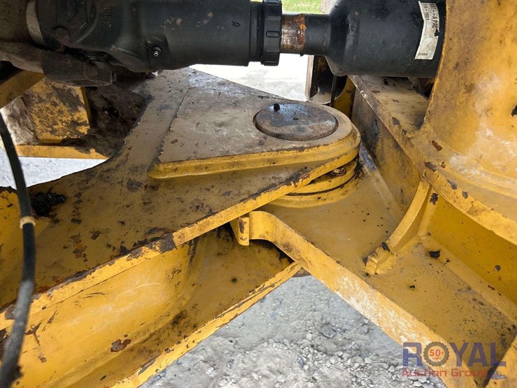 2013-caterpillar-950k-image-19