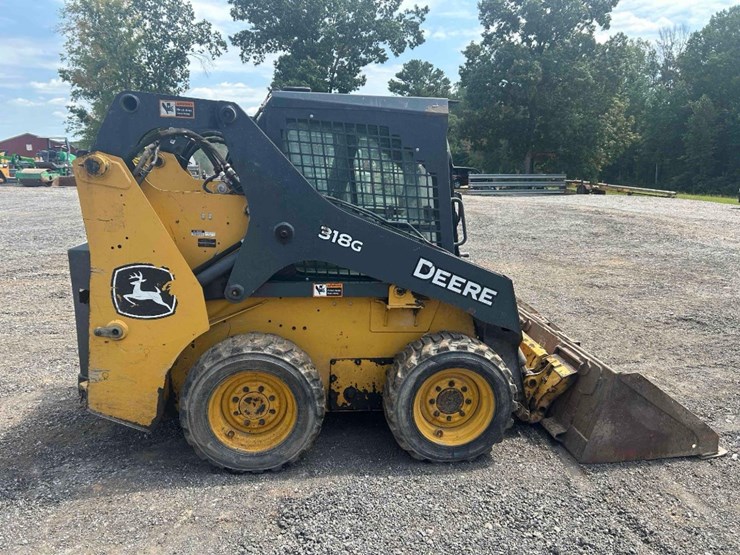 2020-deere-318g-image-5