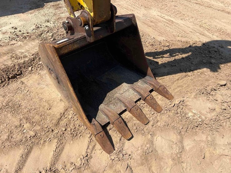 2015-komatsu-pc35-image-23