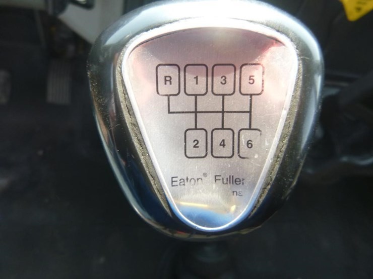 2009-international-durastar-4300-image-13