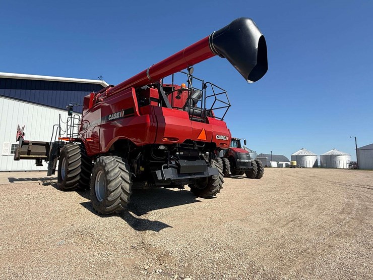 2009-case-ih-8120-image-10