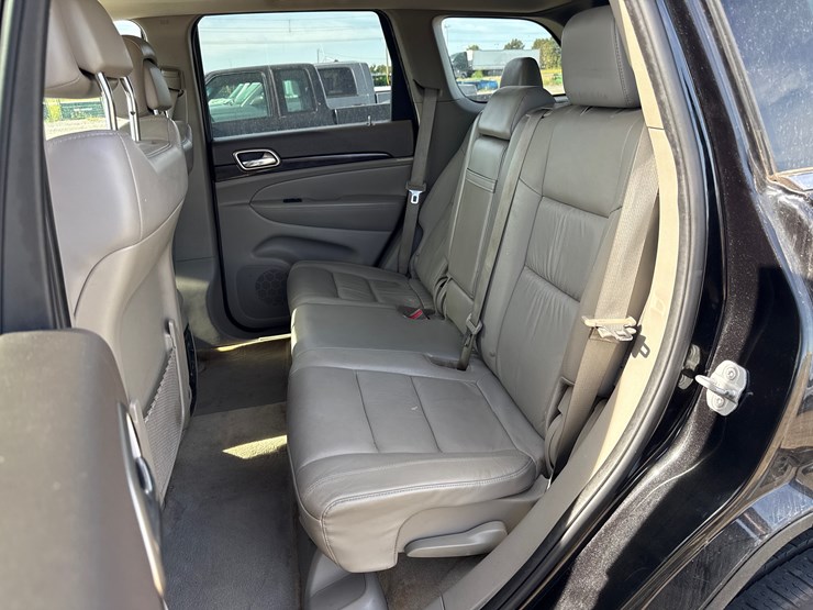 2013-jeep-grand-cherokee-image-21