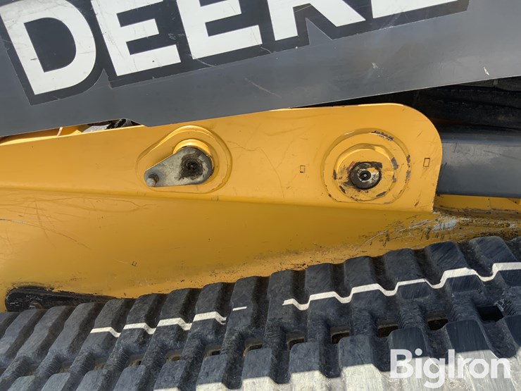 2017-deere-333g-image-18