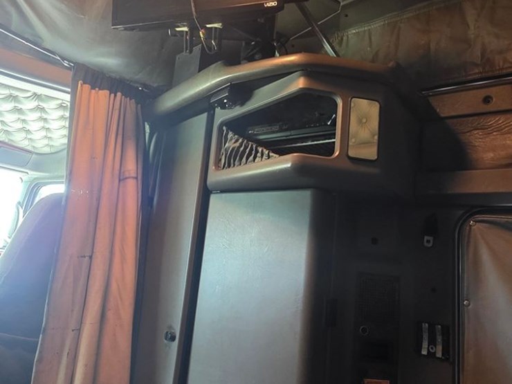 2008-kenworth-t660-image-43