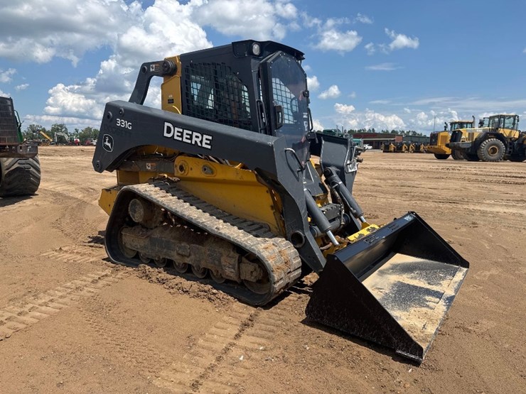 2020-deere-331g-image-4