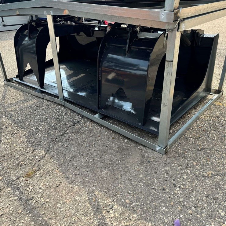 Wolverine Skid Steer Grapple Bucket Attachment