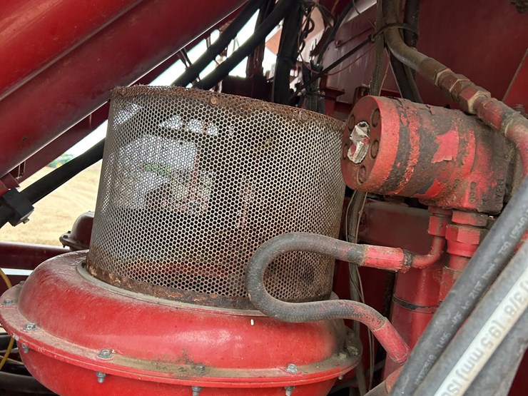 2010-case-ih-titan-3520-image-16