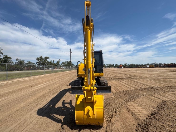 2011-komatsu-pc56-7-image-3