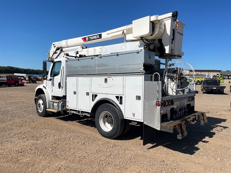#2132-•-2013-freightliner-bucket-truck-(has-mn-title)-image-2