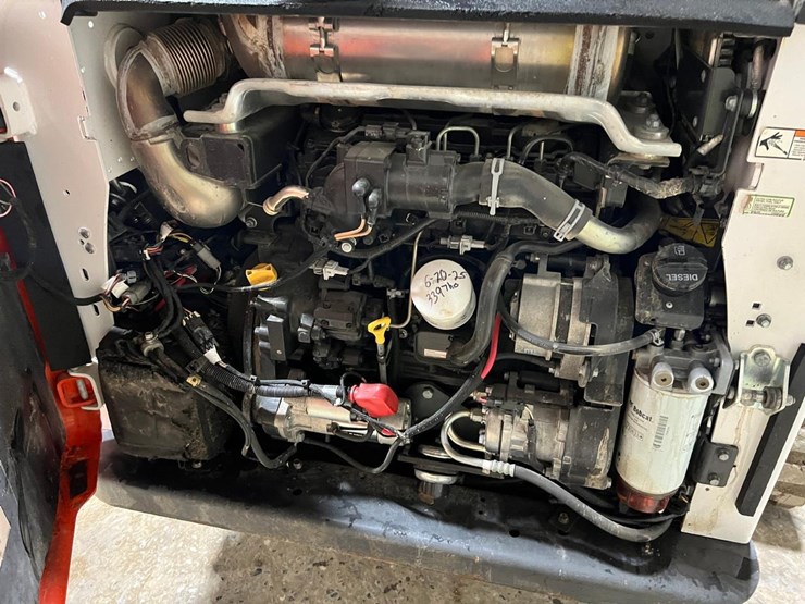 2021-bobcat-t770-image-16