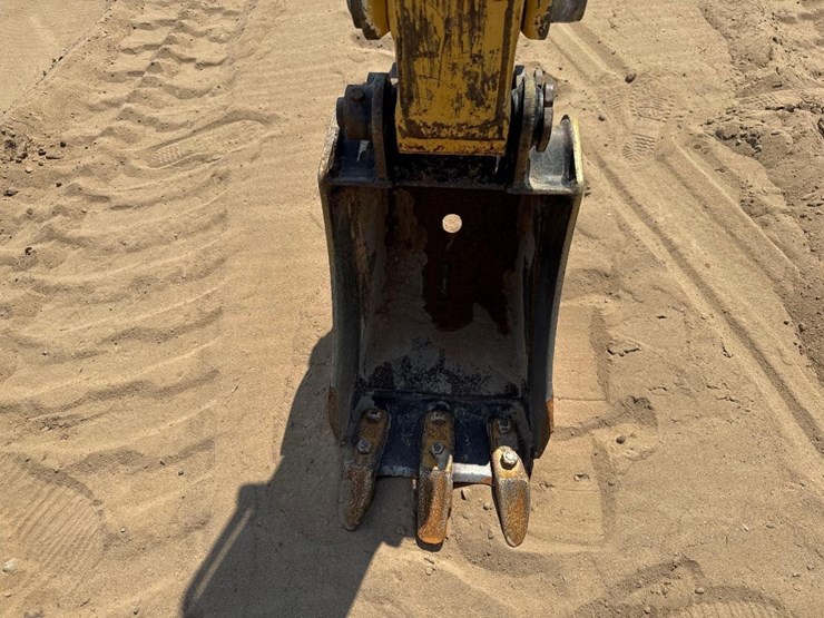 2018-caterpillar-301.7d-image-21