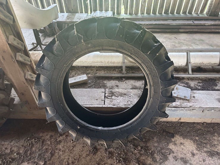 (2)-galaxy-9.5-21-tires-image-2