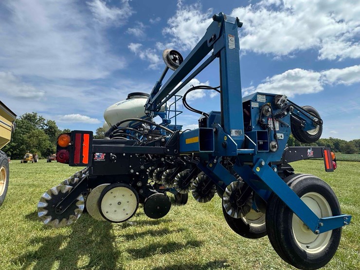 2014-kinze-3600-image-37