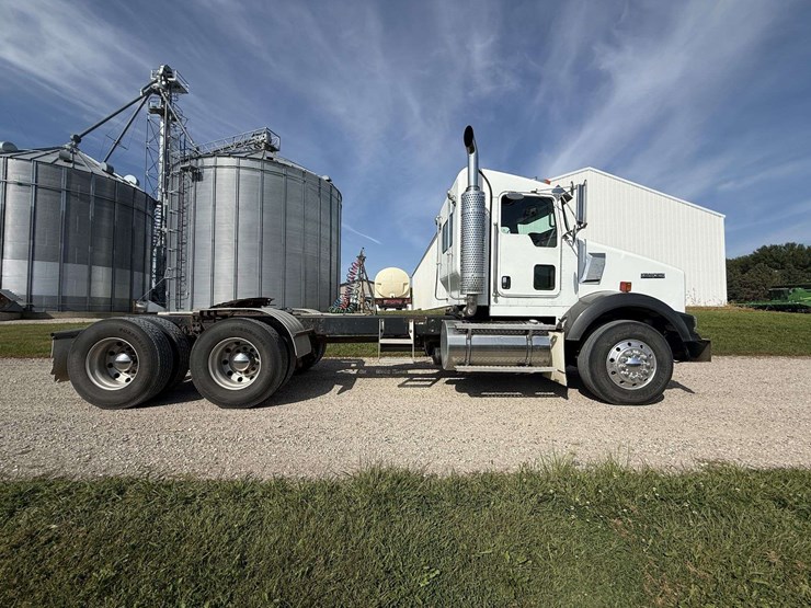2007-kenworth-t800-image-8