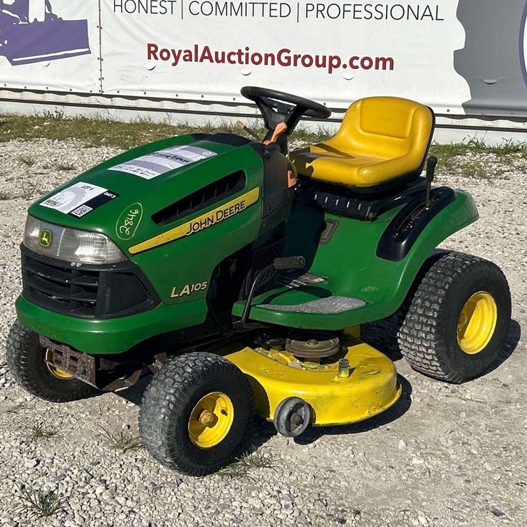 2022 McConnel TRAXX RC28 43in. Remote Controlled Slope Mower