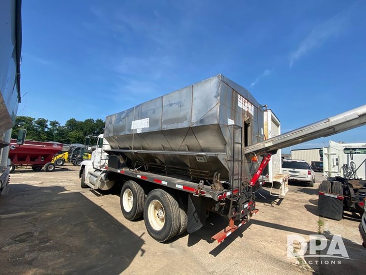 1998-freightliner-dry-tender-truck-(pz13844,-unit-28643)-image-7