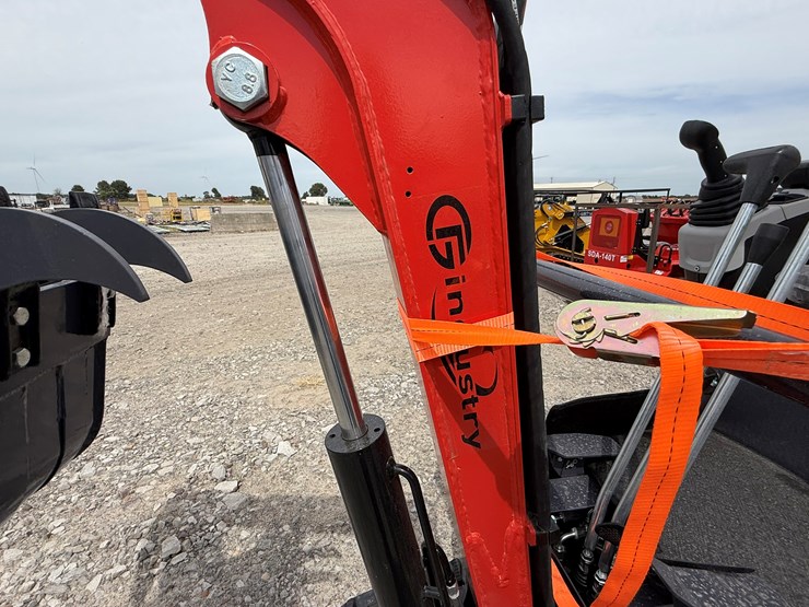 #220-•-#26485-•-unused-cfg-mx15rx-mini-excavator-image-15
