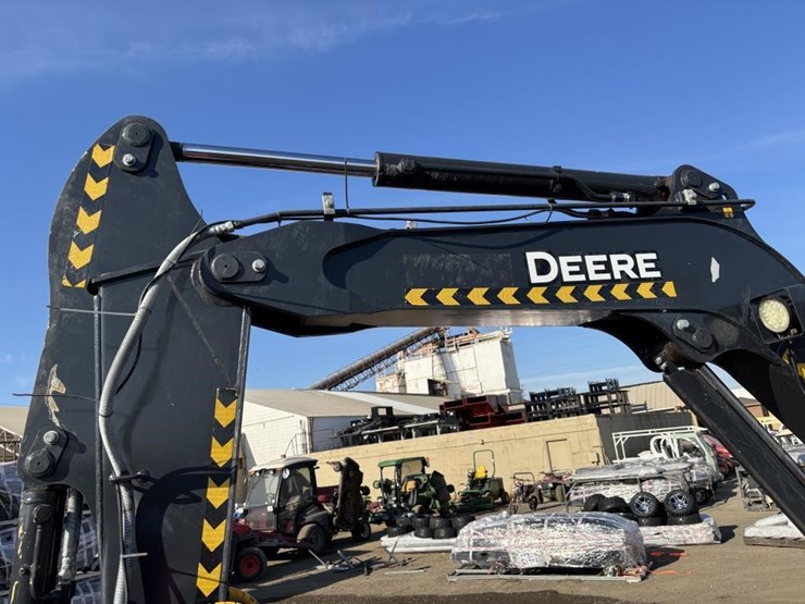 2023-deere-60g-image-18