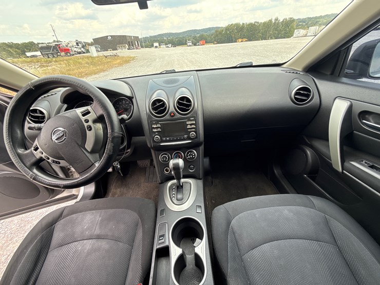 2012-nissan-rogue-image-18