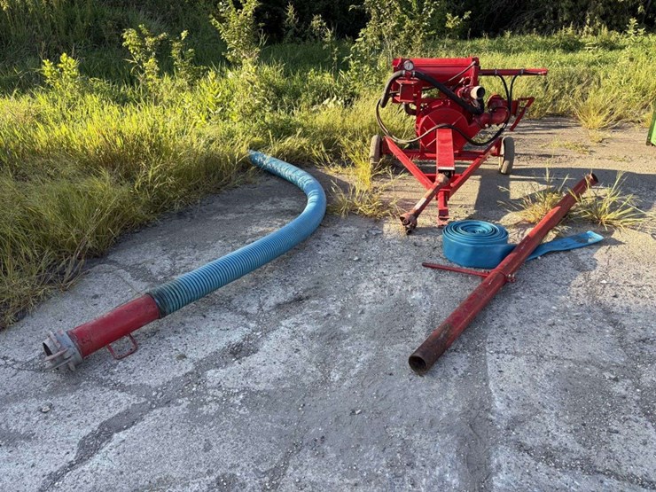 van-dale-liquid-manure-pump,-hydraulic,-self-priming,-540-pto,-on-2-wheel-cart,-15’x6”-suction-hose,-image-3