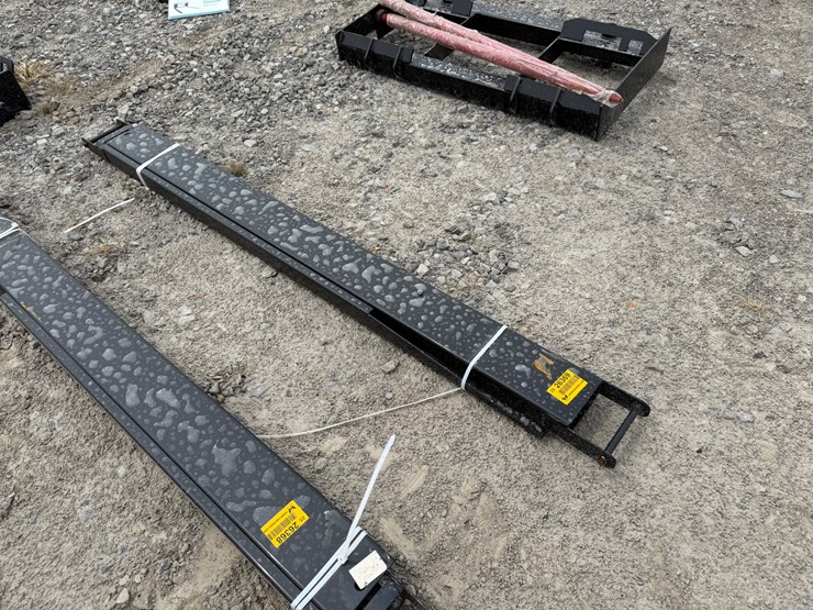#2000-•-#26369-•-unused-giyi-7'-forklift-extension-forks-image-1