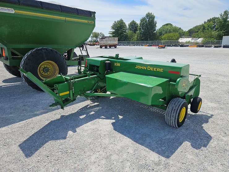 2011-john-deere-338-image-5
