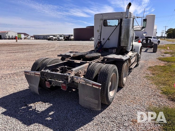 2005-kenworth-t800-image-7